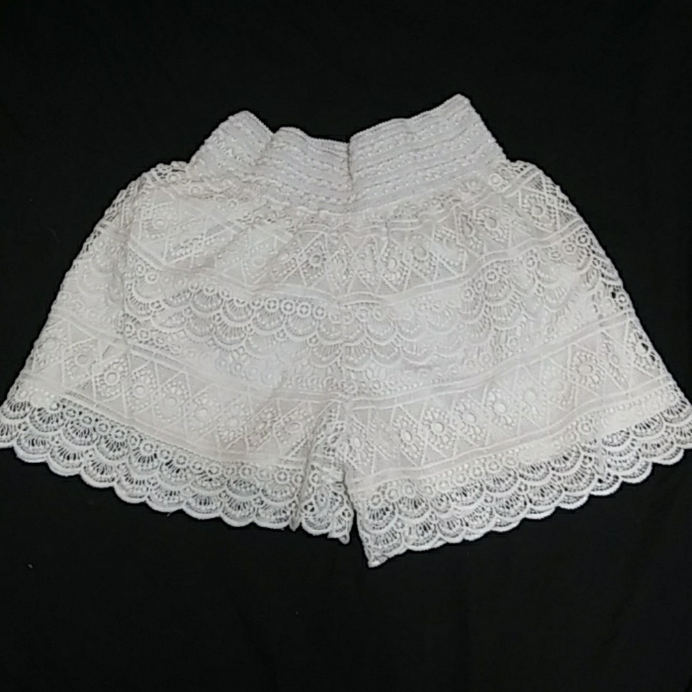Kathy lace shorts